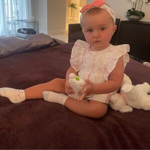 Janie & Jack Baby Girl Stripe Ruffle Set with  Shorts and Headband. 6-12 months.